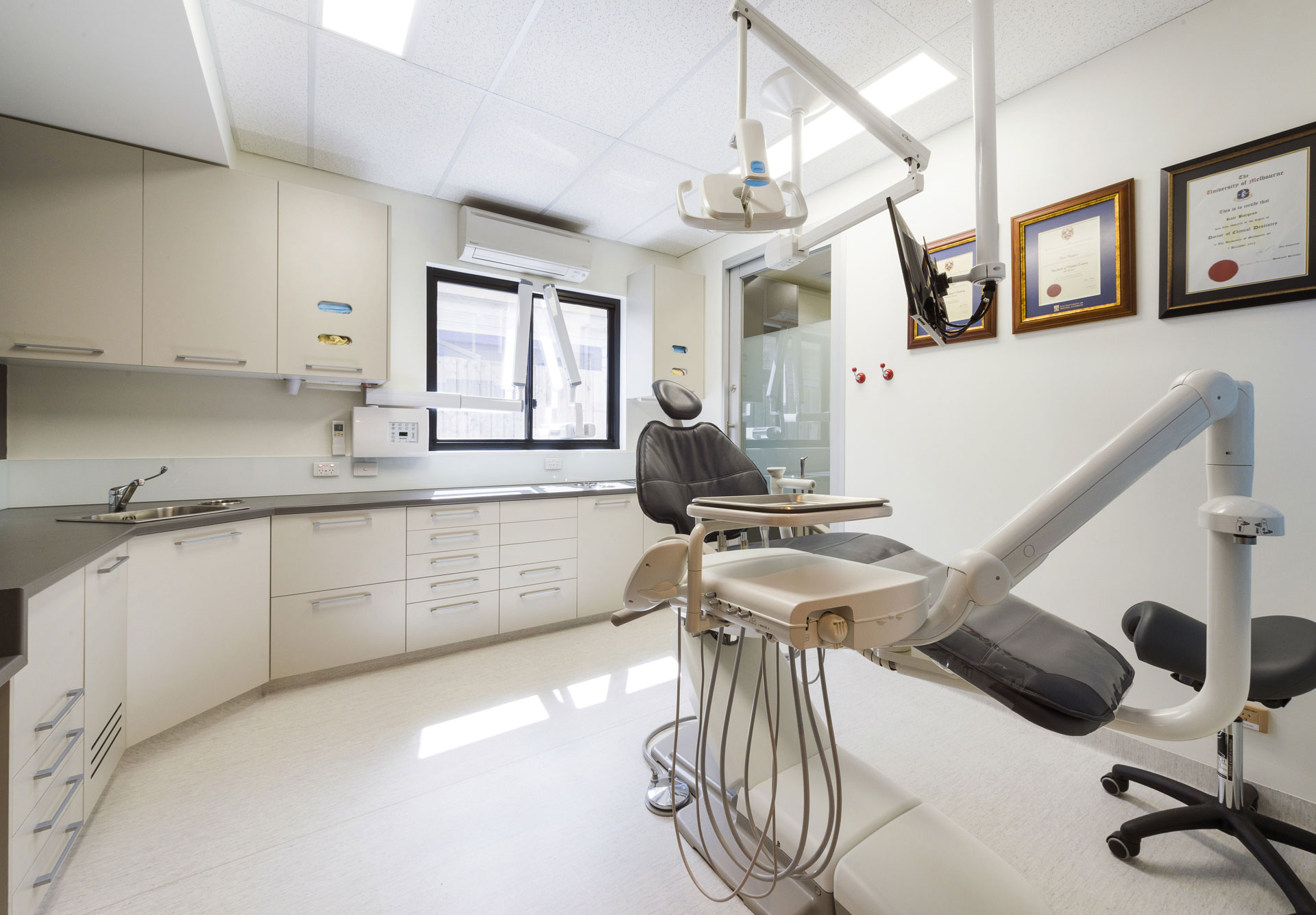 Newport Periodontist Kate Burgess surgery